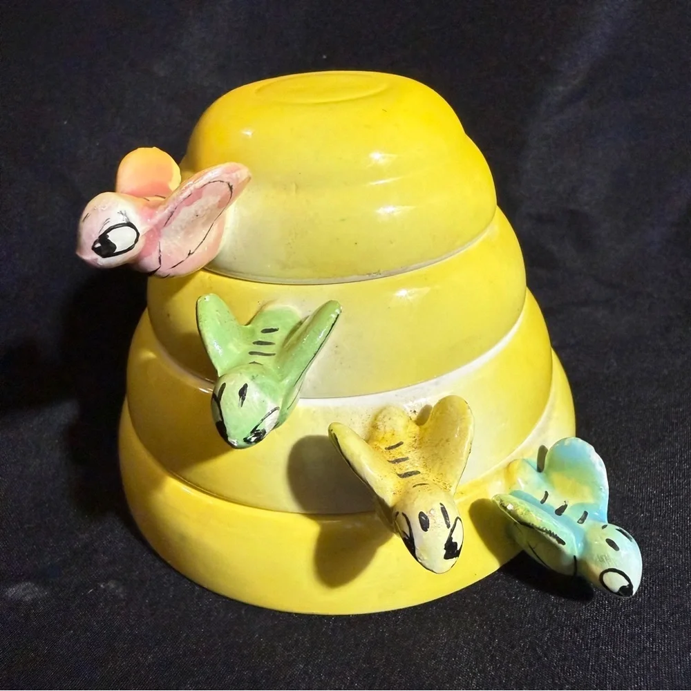 M.G. Japan Yellow Beehive Measuring Cups, Vintage